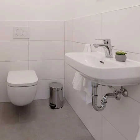 Nien 2 Wildrose Grömitz