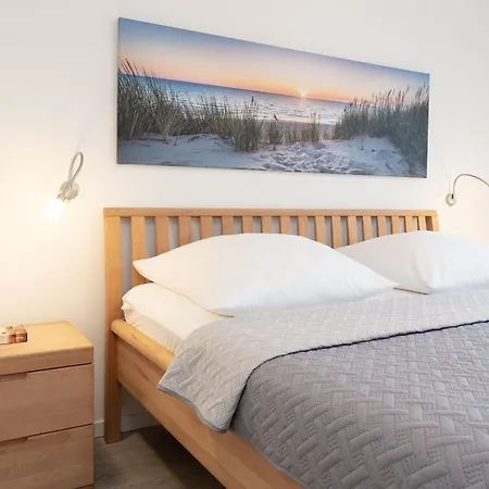 Nien 2 Wildrose * Grömitz