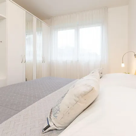 Nien 2 Wildrose Apartment *