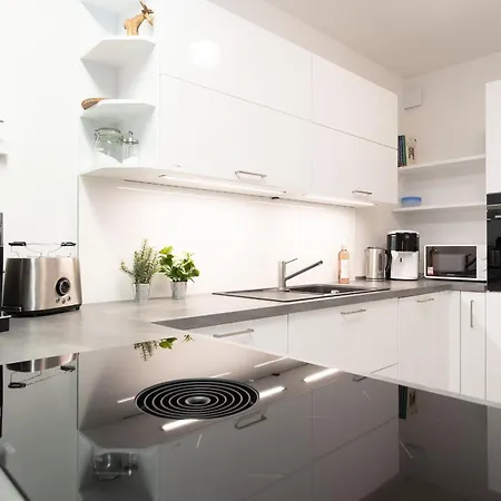 Nien 2 Wildrose Apartment