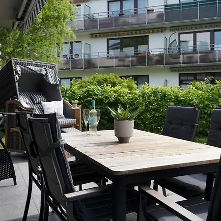 Nien 2 Wildrose Grömitz